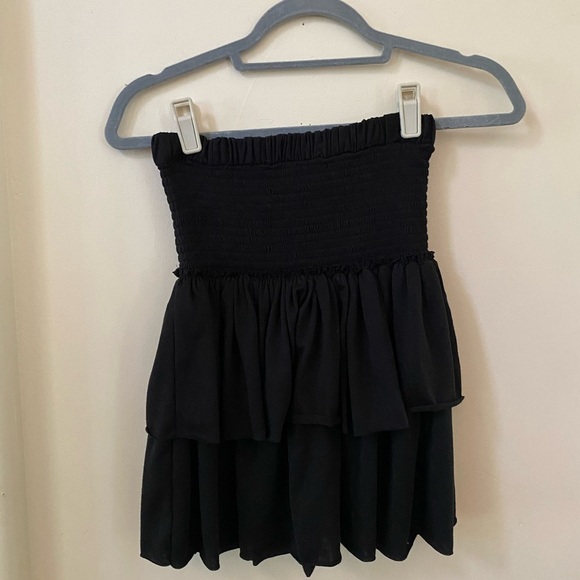 ANTHROPOLOGIE SATURDAY SUNDAY BAILEE SMOCKED TIERED RUFFLE BLACK MINI SKIRT - Picture 1 of 6